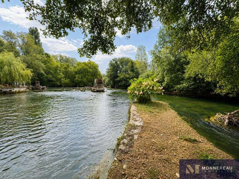 Maison Ruelle-sur-Touvre - 3 chambres - 159m²
