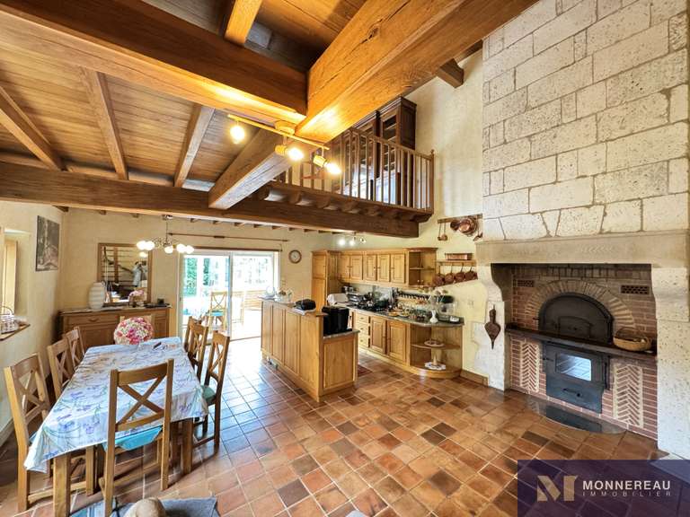 Maison Ruelle-sur-Touvre - 3 chambres - 159m²