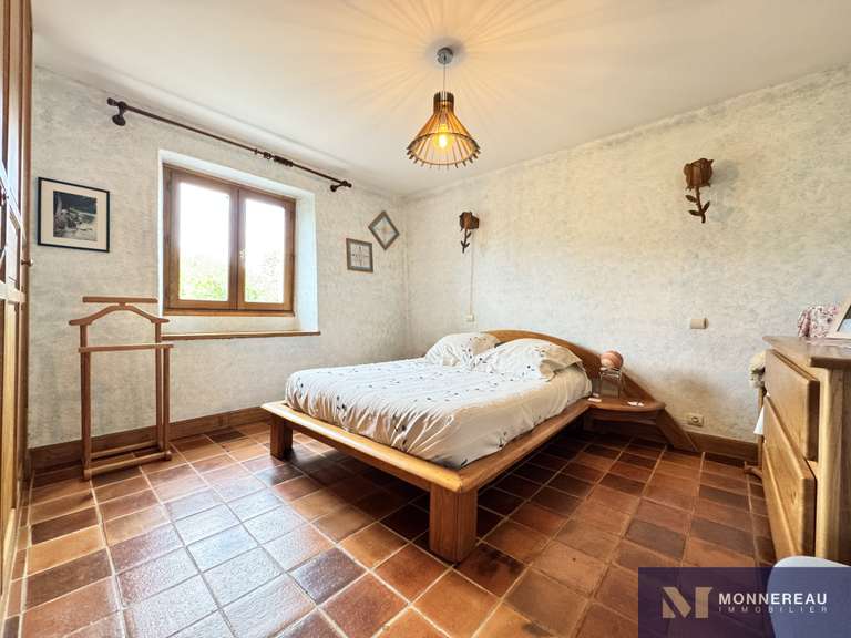 Maison Ruelle-sur-Touvre - 3 chambres - 159m²