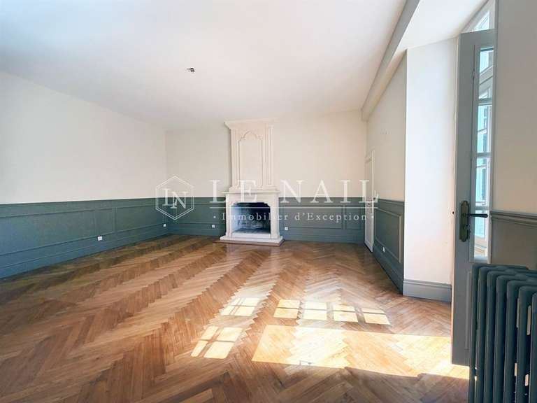 Maison Ruffec - 8 chambres - 700m²
