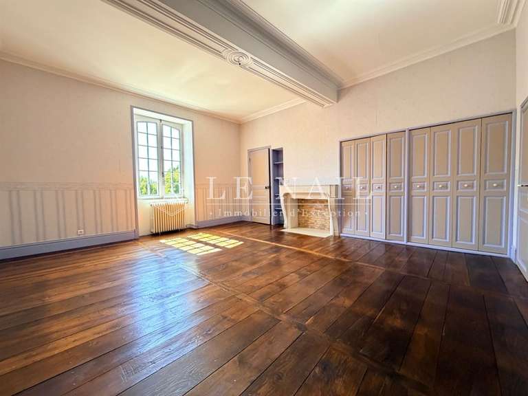 Maison Ruffec - 8 chambres - 700m²