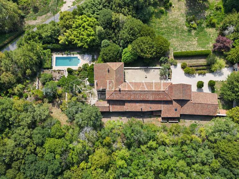 Maison Ruffec - 8 chambres - 700m²