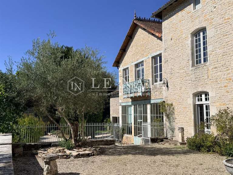 Maison Ruffec - 8 chambres - 700m²