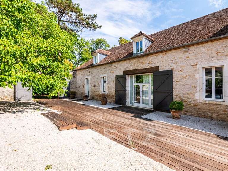 Propriété Rully - 6 chambres - 260m²