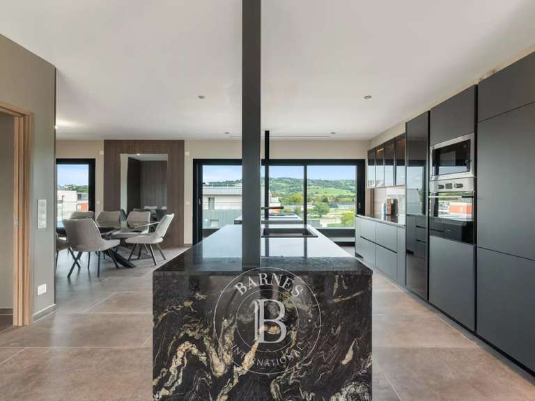 Appartement Rumilly - 4 chambres - 189m²