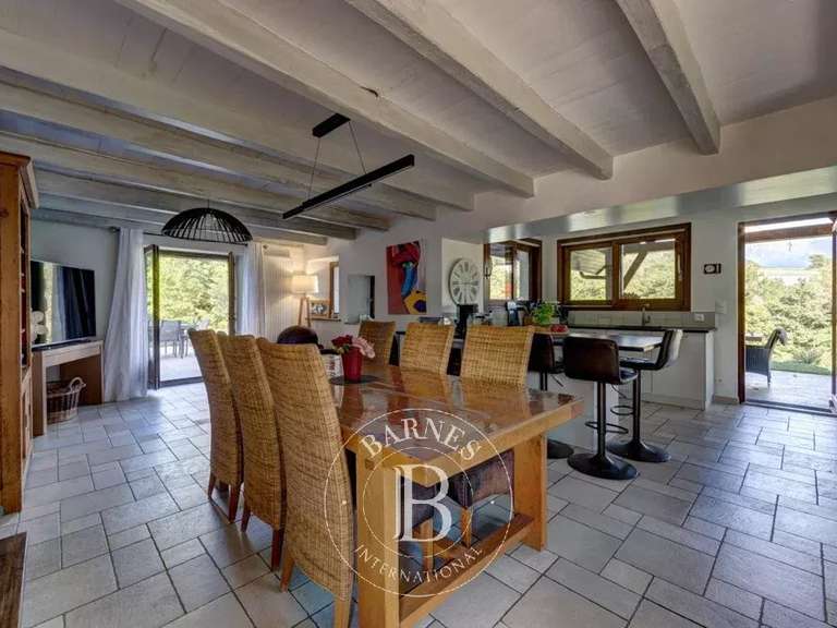 Maison Rumilly - 3 chambres - 211m²