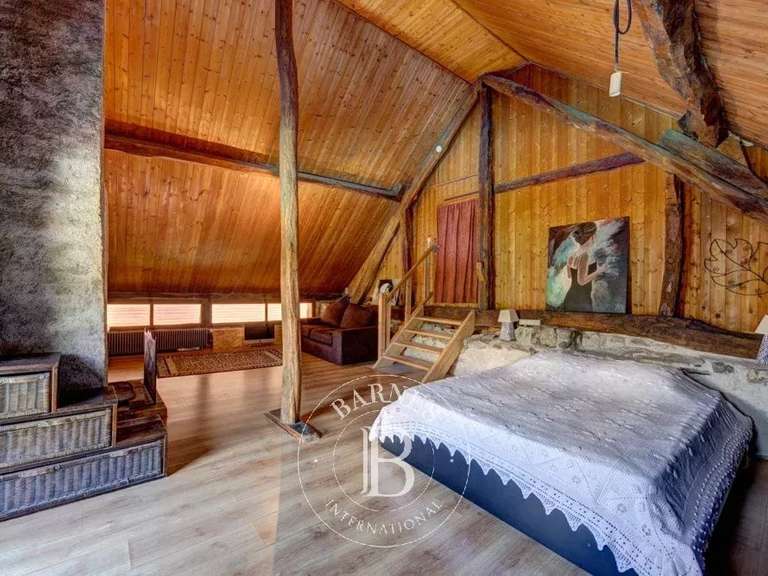 Maison Rumilly - 3 chambres - 211m²
