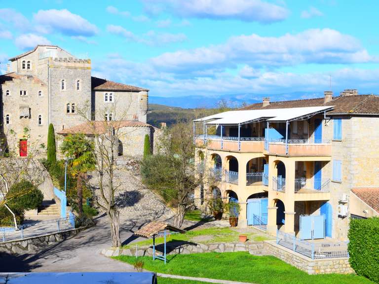 Château Ruoms - 37 chambres - 2200m²