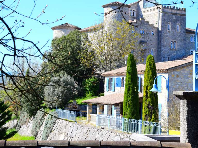 Château Ruoms - 37 chambres - 2200m²