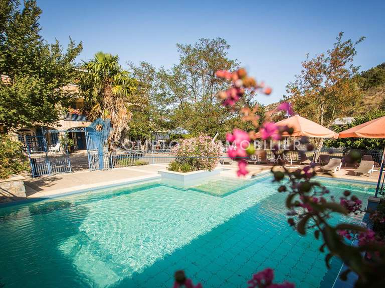 Maison Ruoms - 37 chambres - 1823m²