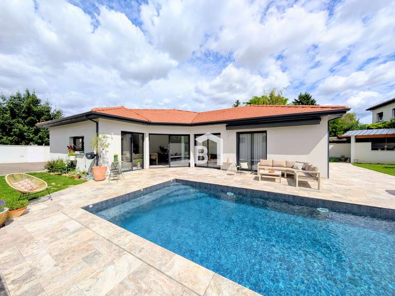 Maison Ruy-Montceau - 4 chambres - 160m²