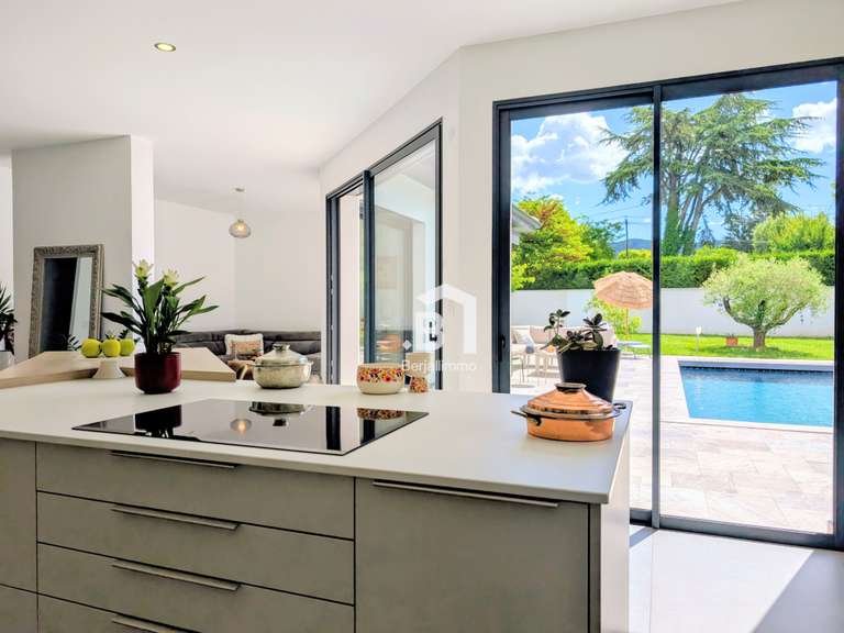 Maison Ruy-Montceau - 4 chambres - 160m²