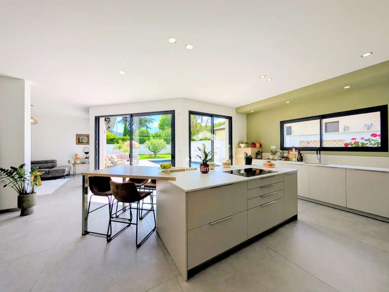 Maison Ruy-Montceau - 4 chambres - 160m²