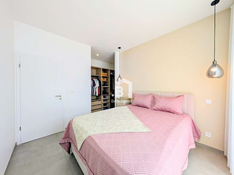 Maison Ruy-Montceau - 4 chambres - 160m²
