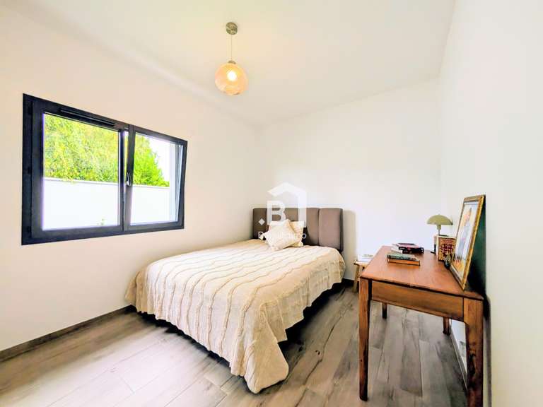 Maison Ruy-Montceau - 4 chambres - 160m²