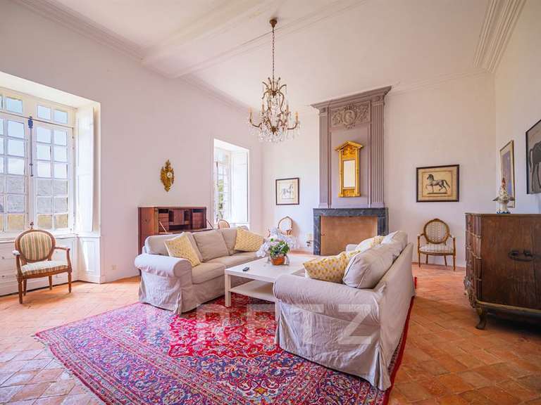 Castle Sablé-sur-Sarthe - 9 bedrooms - 800m²