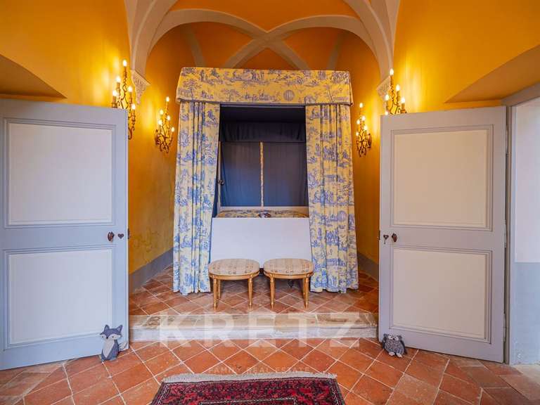 Castle Sablé-sur-Sarthe - 9 bedrooms - 800m²