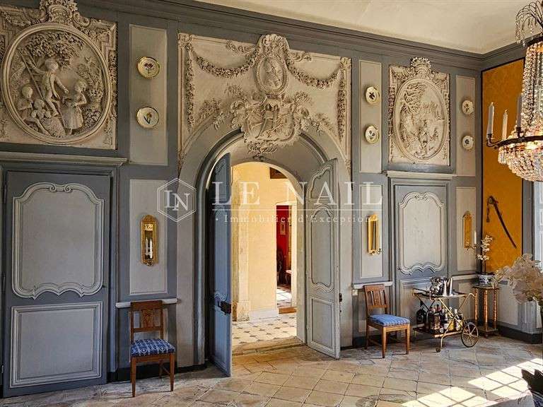 Castle Sablé-sur-Sarthe - 9 bedrooms - 800m²