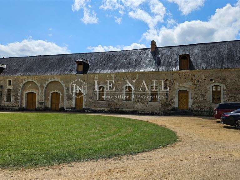 Castle Sablé-sur-Sarthe - 9 bedrooms - 800m²