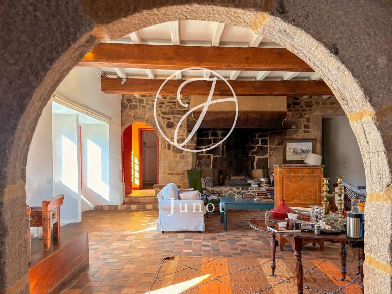 Manoir avec Vue sur mer Sables-d-or-les-pins - 15 chambres - 501m²