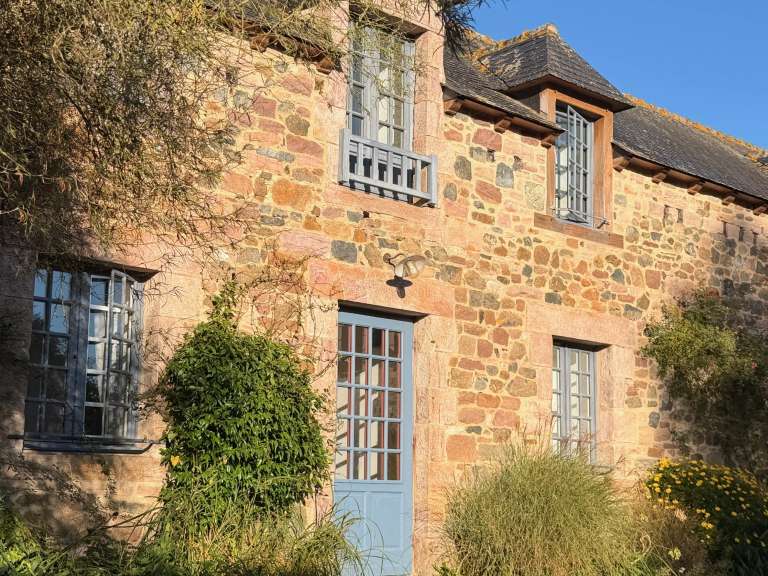 Manoir avec Vue sur mer Sables-d-or-les-pins - 15 chambres - 501m²