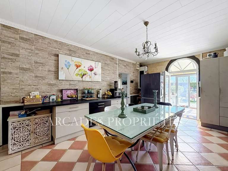 Propriété Sablons - 9 chambres - 370m²