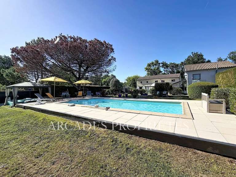 Propriété Sablons - 9 chambres - 370m²