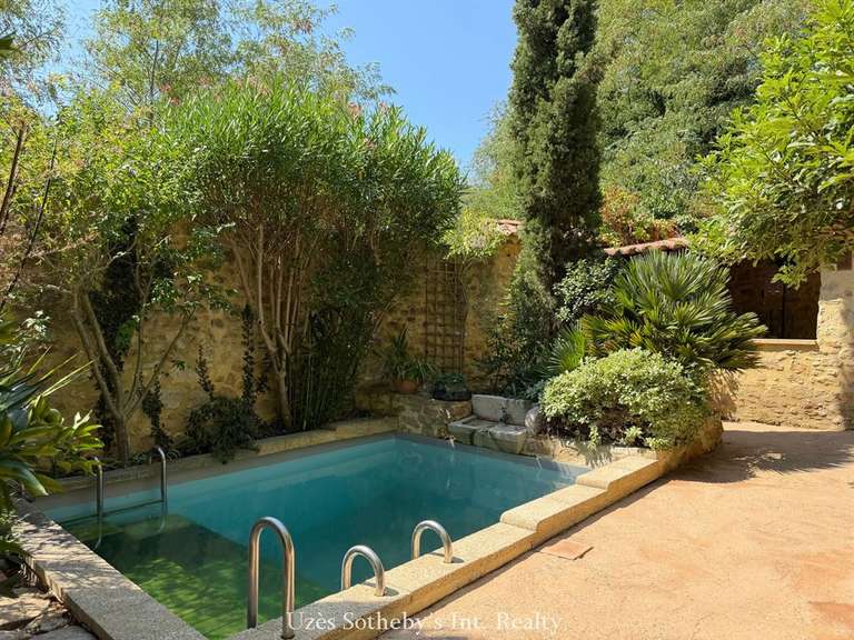 Propriété Sabran - 16 chambres - 670m²