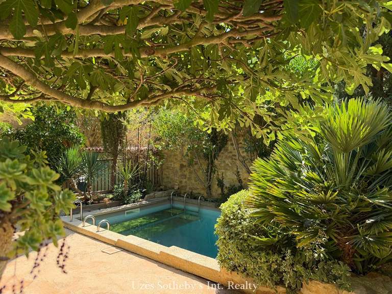 Propriété Sabran - 16 chambres - 670m²