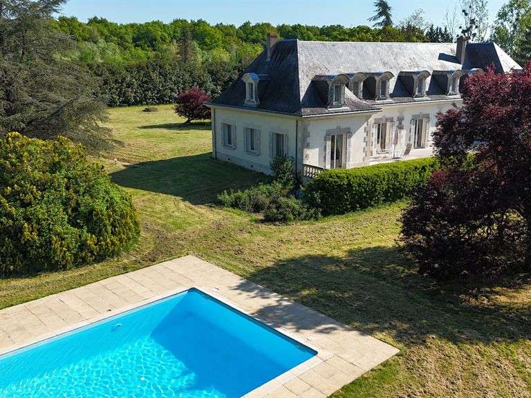 Maison Saché - 14 chambres - 620m²