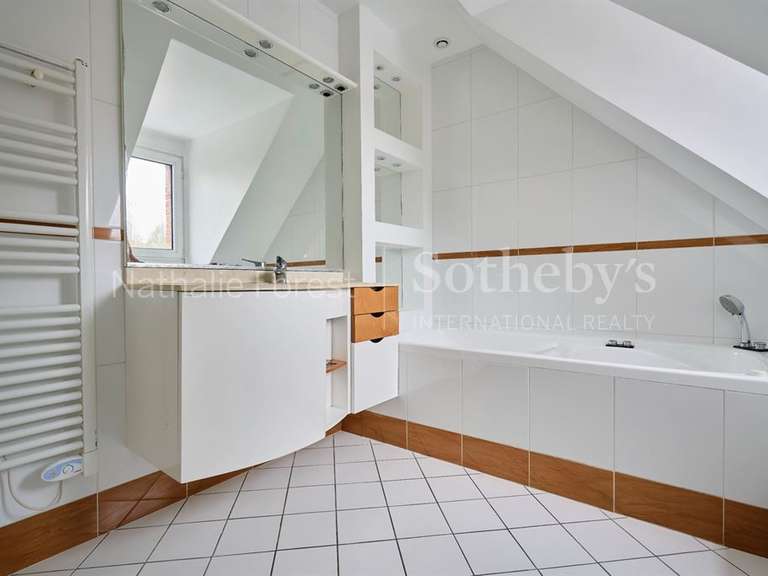 Maison Sainghin-en-Mélantois - 4 chambres - 225m²