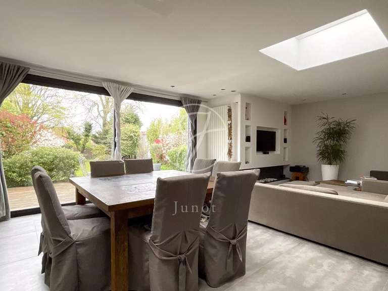 Maison Sainghin-en-Mélantois - 5 chambres - 217m²