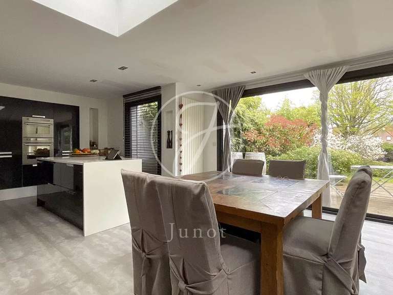 Maison Sainghin-en-Mélantois - 5 chambres - 217m²