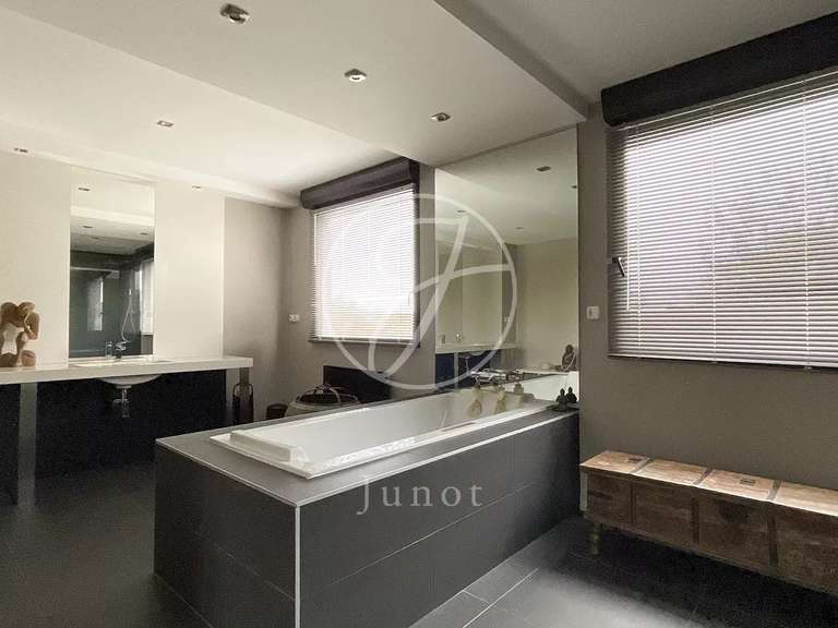 Maison Sainghin-en-Mélantois - 5 chambres - 217m²