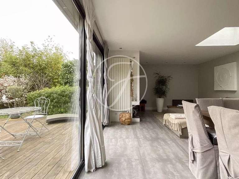 Maison Sainghin-en-Mélantois - 5 chambres - 217m²