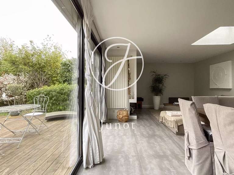 Maison Sainghin-en-Mélantois - 5 chambres - 217m²