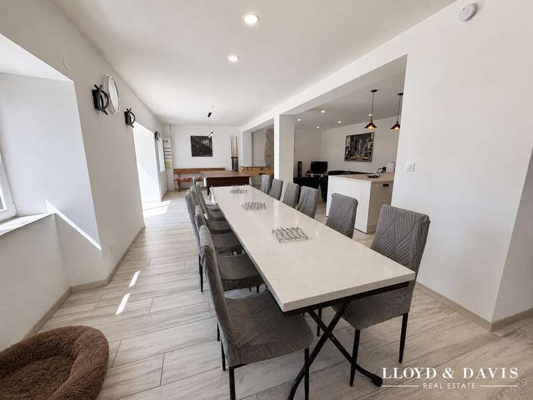 Maison Saint-Agrève - 7 chambres - 286m²