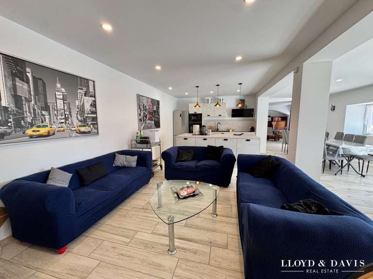 Maison Saint-Agrève - 7 chambres - 286m²