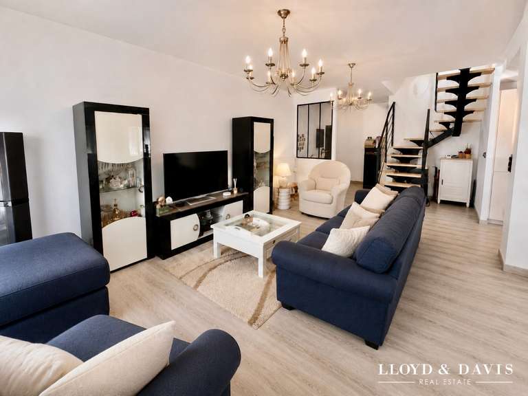 Maison Saint-Agrève - 7 chambres - 286m²