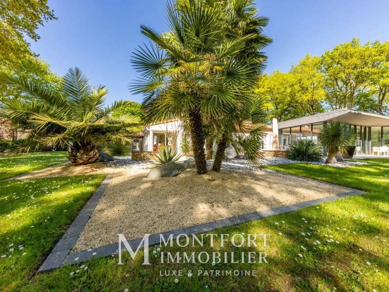 Maison Saint-Aignan-Grandlieu - 4 chambres - 651m²