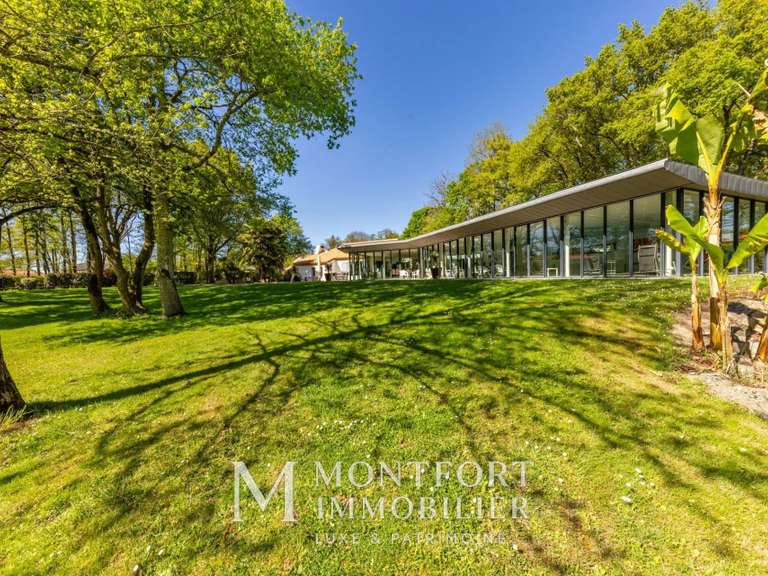 Maison Saint-Aignan-Grandlieu - 4 chambres - 651m²