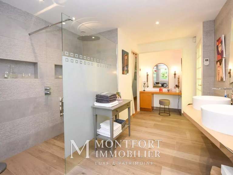 Maison Saint-Aignan-Grandlieu - 4 chambres - 651m²