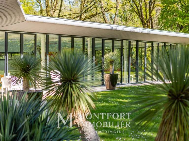 Maison Saint-Aignan-Grandlieu - 4 chambres - 651m²