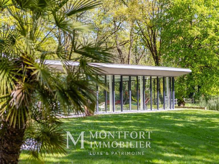 Maison Saint-Aignan-Grandlieu - 4 chambres - 651m²