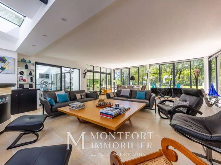 Maison Saint-Aignan-Grandlieu - 4 chambres - 651m²