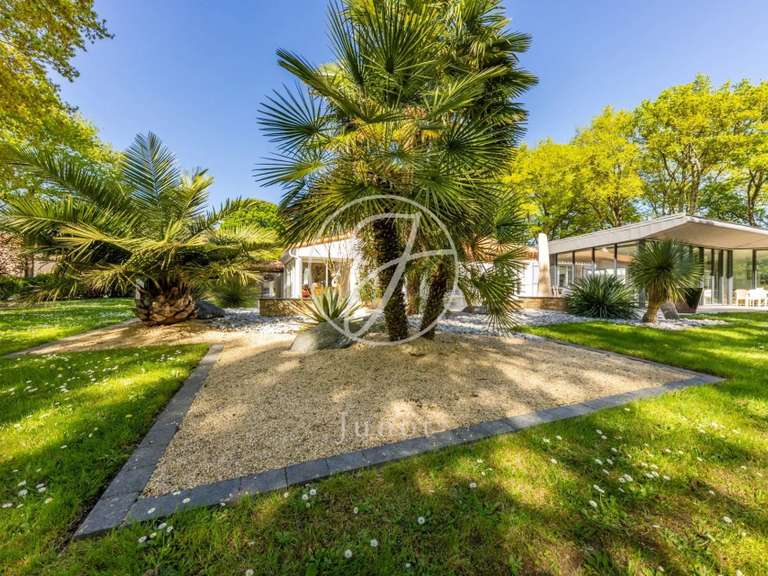 Maison Saint-Aignan-Grandlieu - 4 chambres - 651m²