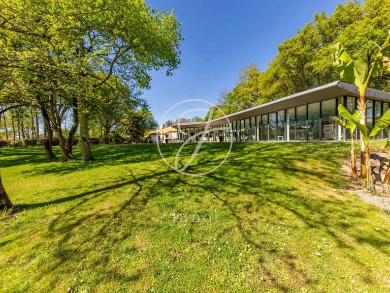 Maison Saint-Aignan-Grandlieu - 4 chambres - 651m²