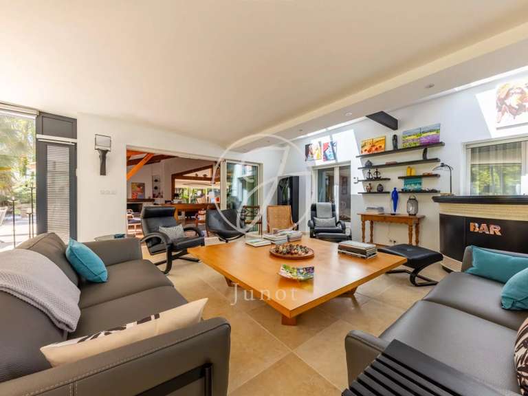 Maison Saint-Aignan-Grandlieu - 4 chambres - 651m²