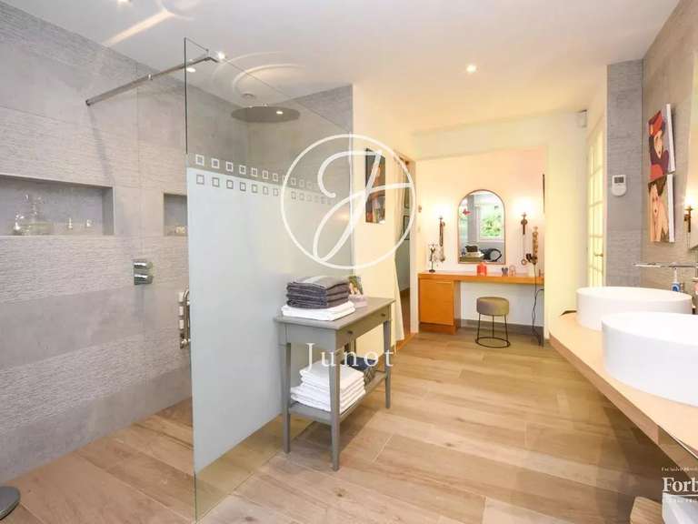 Maison Saint-Aignan-Grandlieu - 4 chambres - 651m²