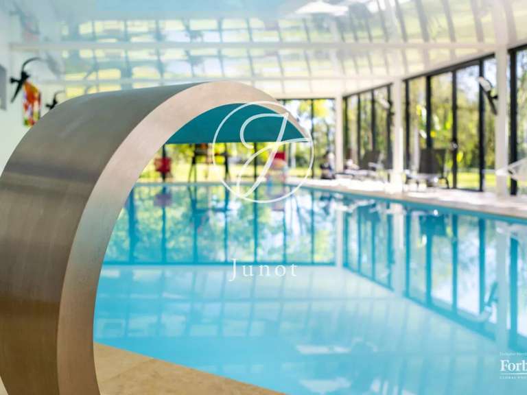 Maison Saint-Aignan-Grandlieu - 4 chambres - 651m²